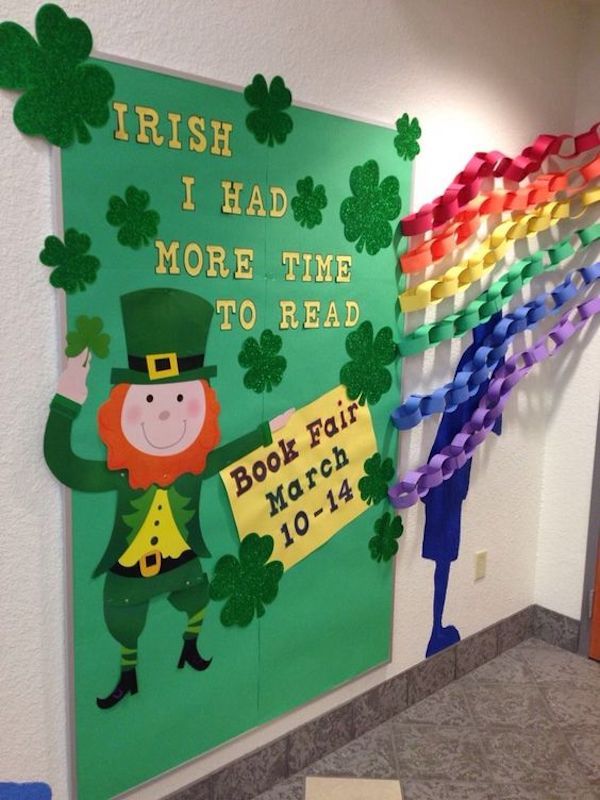 St. Patrick’s Day bulletin boards are fun for the students and teachers too. All the green, leprechauns, and rainbows, really brightens up your classroom.