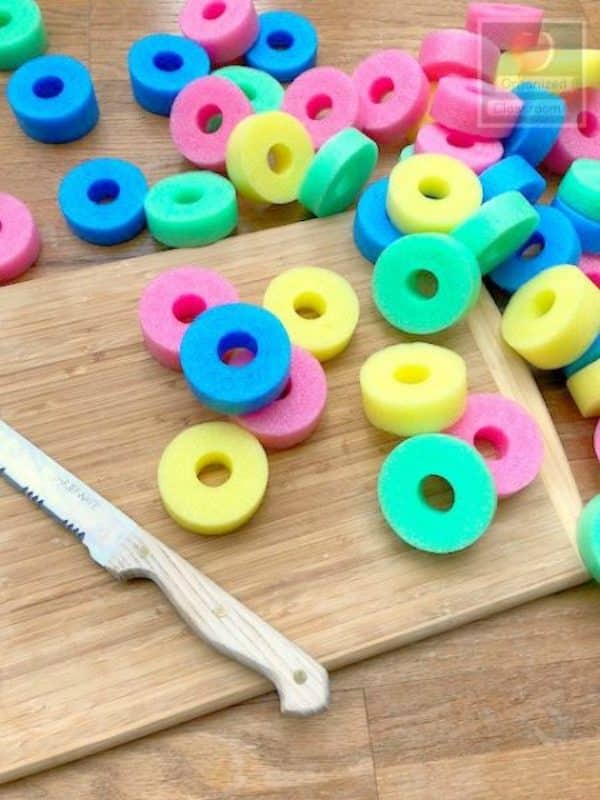 Pool noodles seem like pretty much a summer activity, but it turns out there are lots of ways to use pool noodles for DIY crafts! Here are a few ideas...