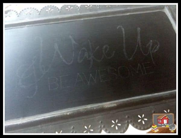 Do you love the look of chalk quotes? Turns out anyone can make a master chalkboard display even if freehand is not your thing!  Check it out!